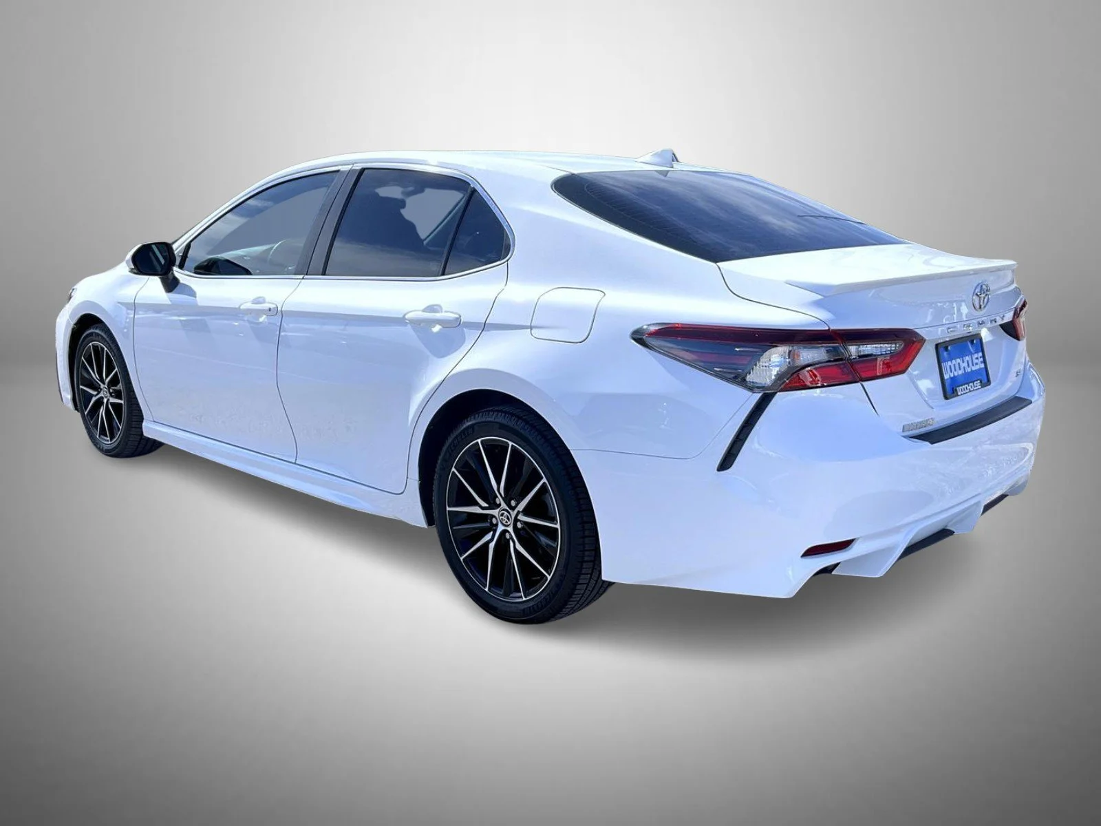Used 2022 White Toyota SE image 7
