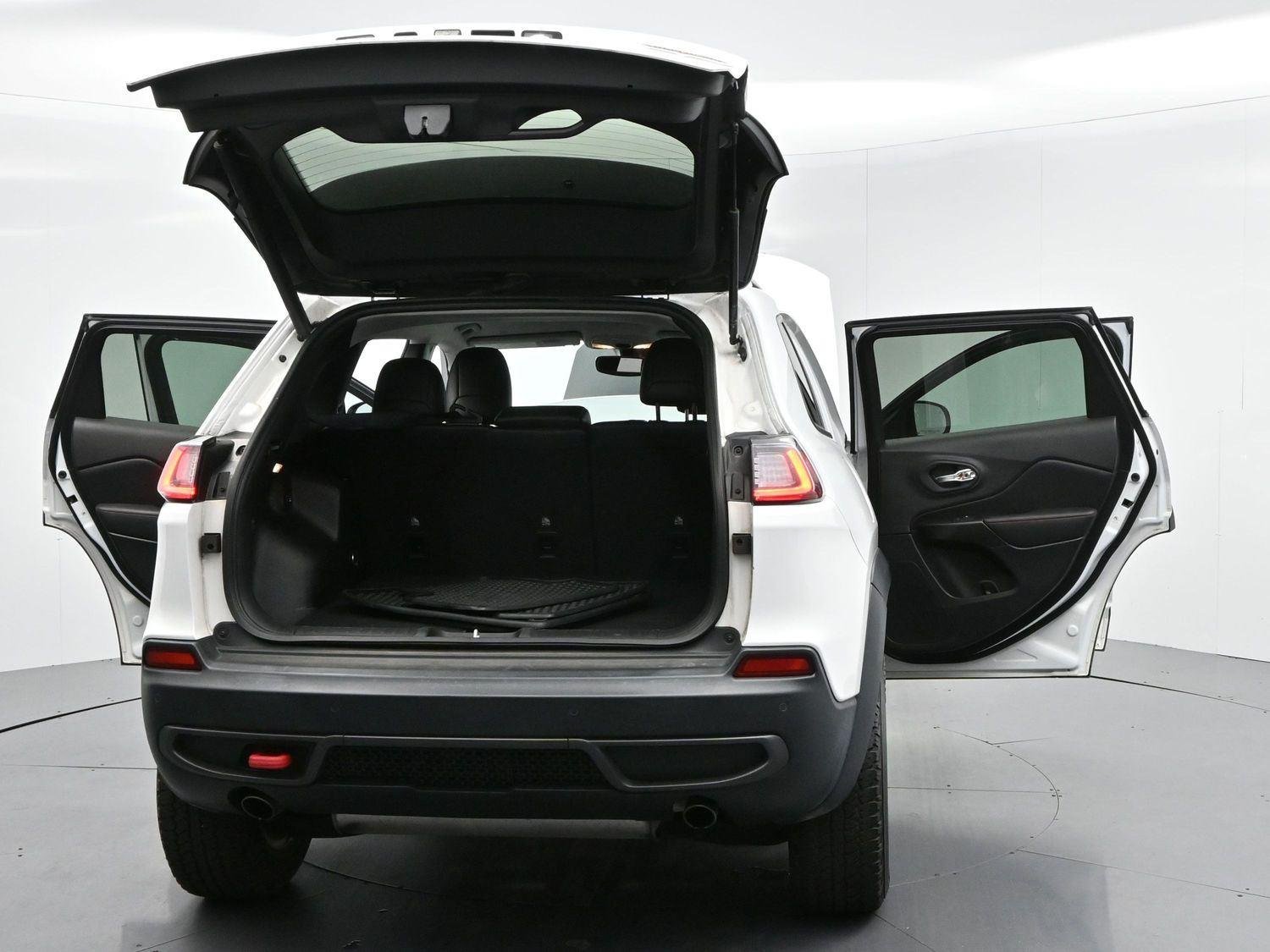 Used 2022 Bright White Clearcoat Jeep Trailhawk image 45