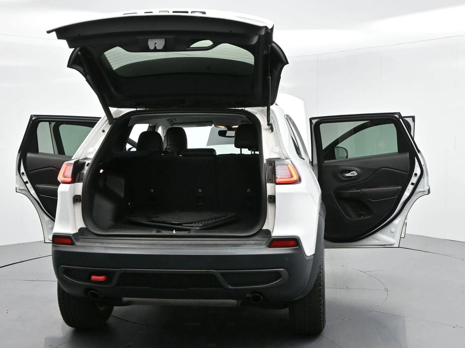 Used 2022 Bright White Clearcoat Jeep Trailhawk image 45