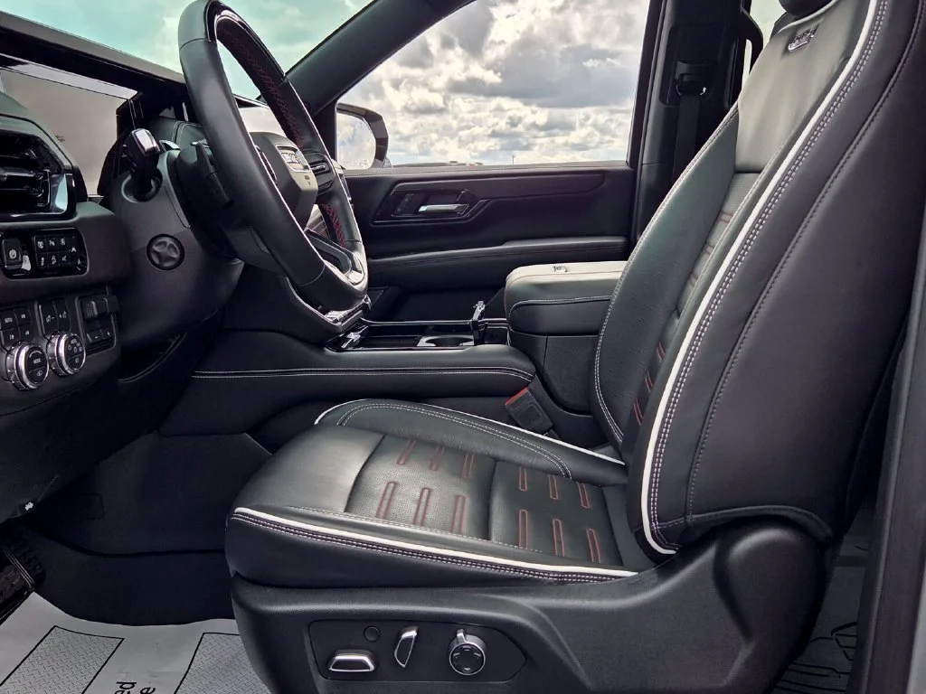 Used 2025 Sterling Metallic GMC AT4 Ultimate image 5