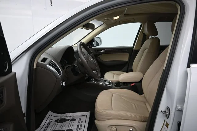 Used 2024 White Frost Tricoat Buick Avenir image 10