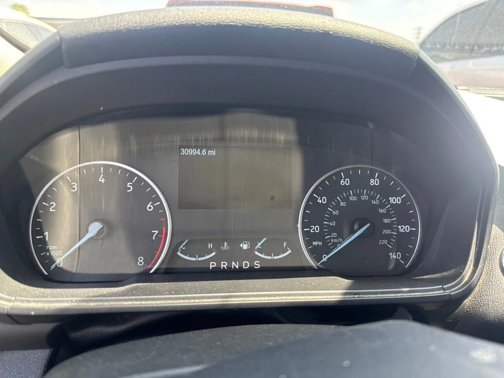 Used 2020 Blue Ford SE image 9