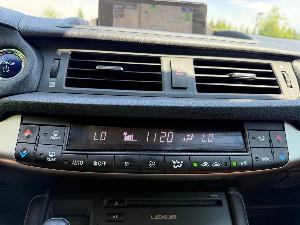 Used 2016 Pearl Lexus 200h image 15