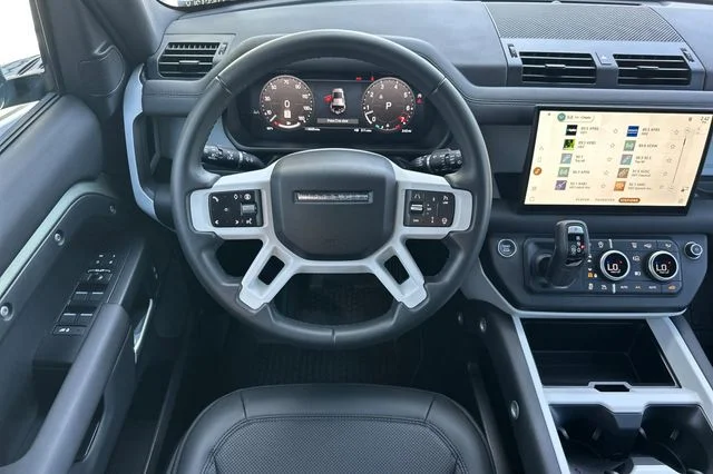 Certified Used 2025 Green Land Rover S image 13