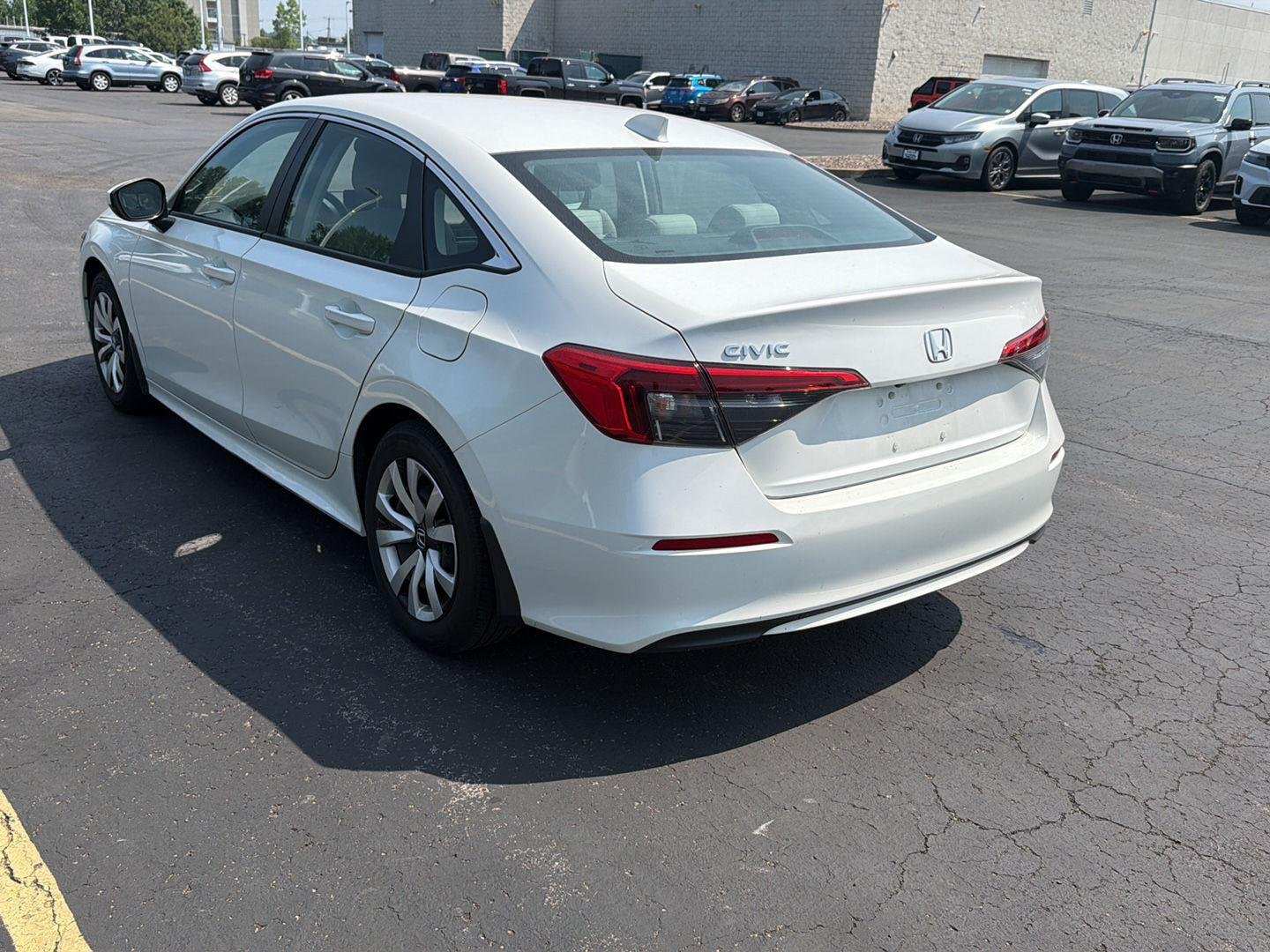 Used 2023 Platinum White Pearl Honda LX image 7