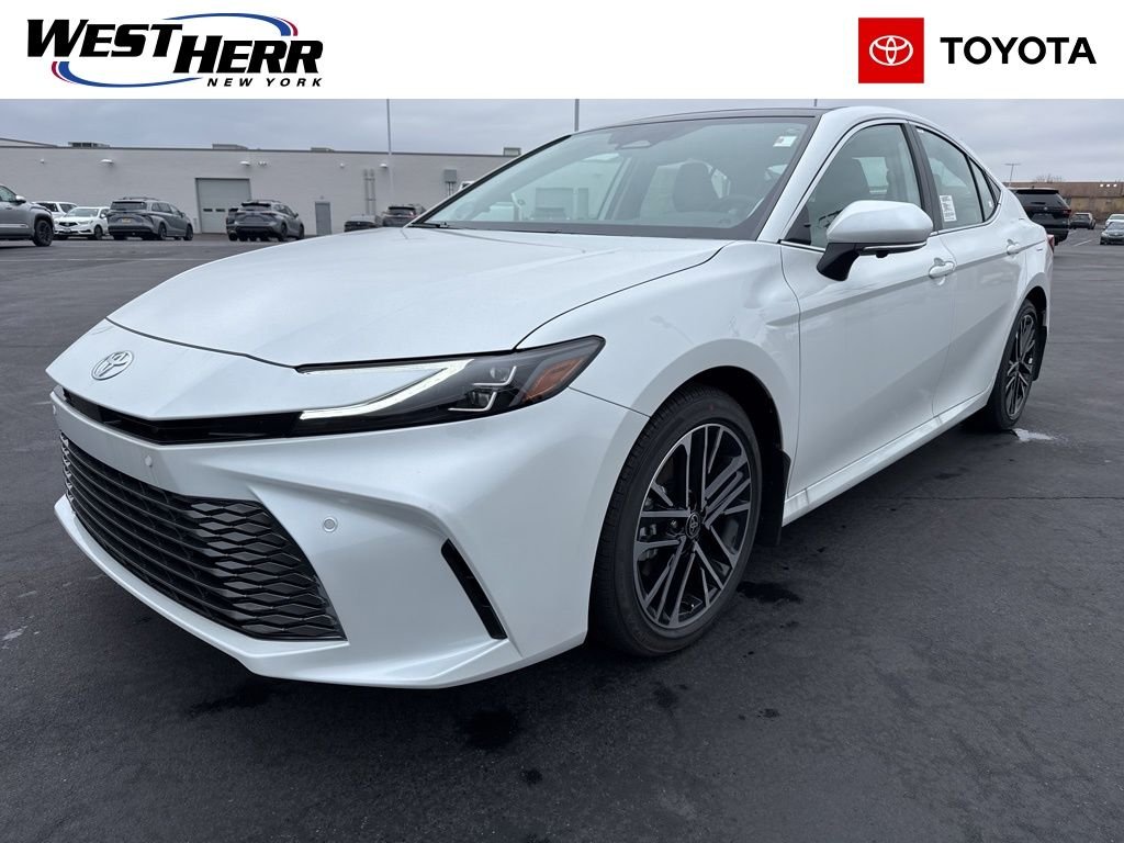 2025 Toyota Camry XLE Hybrid's photo