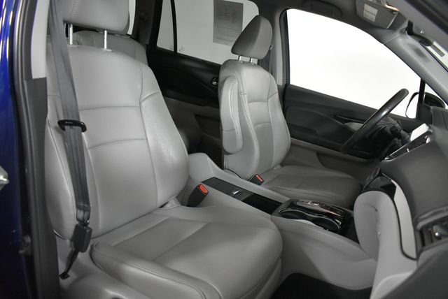 Used 2019 Blue Honda Touring image 13