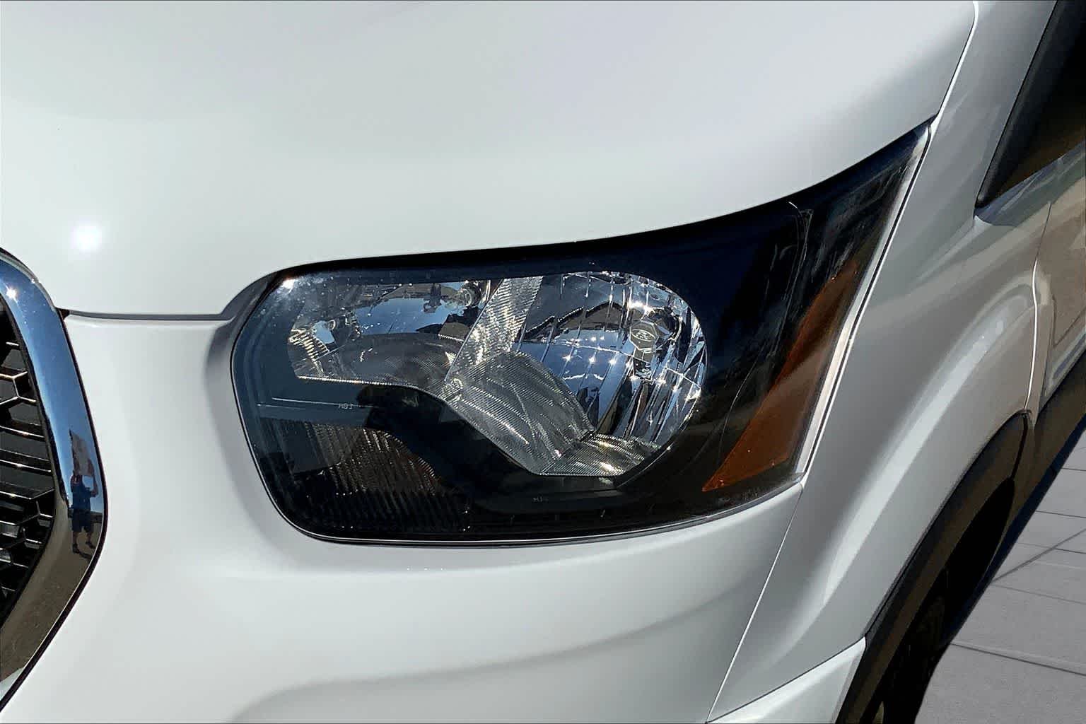 2025 Ford Transit Passenger Van XLT - Photo 13