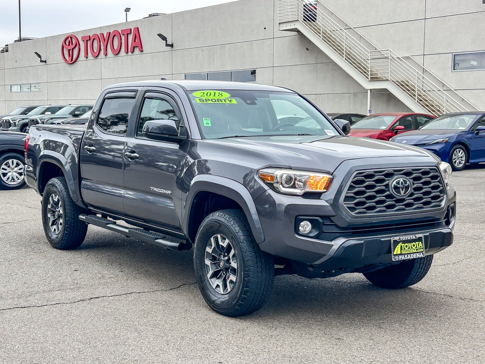 Used 2018 MAGNETIC GRAY MET TOYOTA TRUCK SR5 image 3