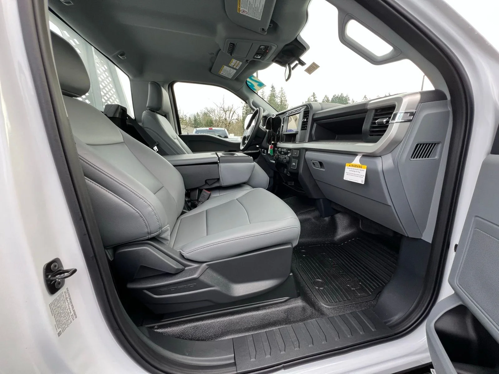2024 Ford F-550 Super Duty Chassis Cab XL - Photo 14