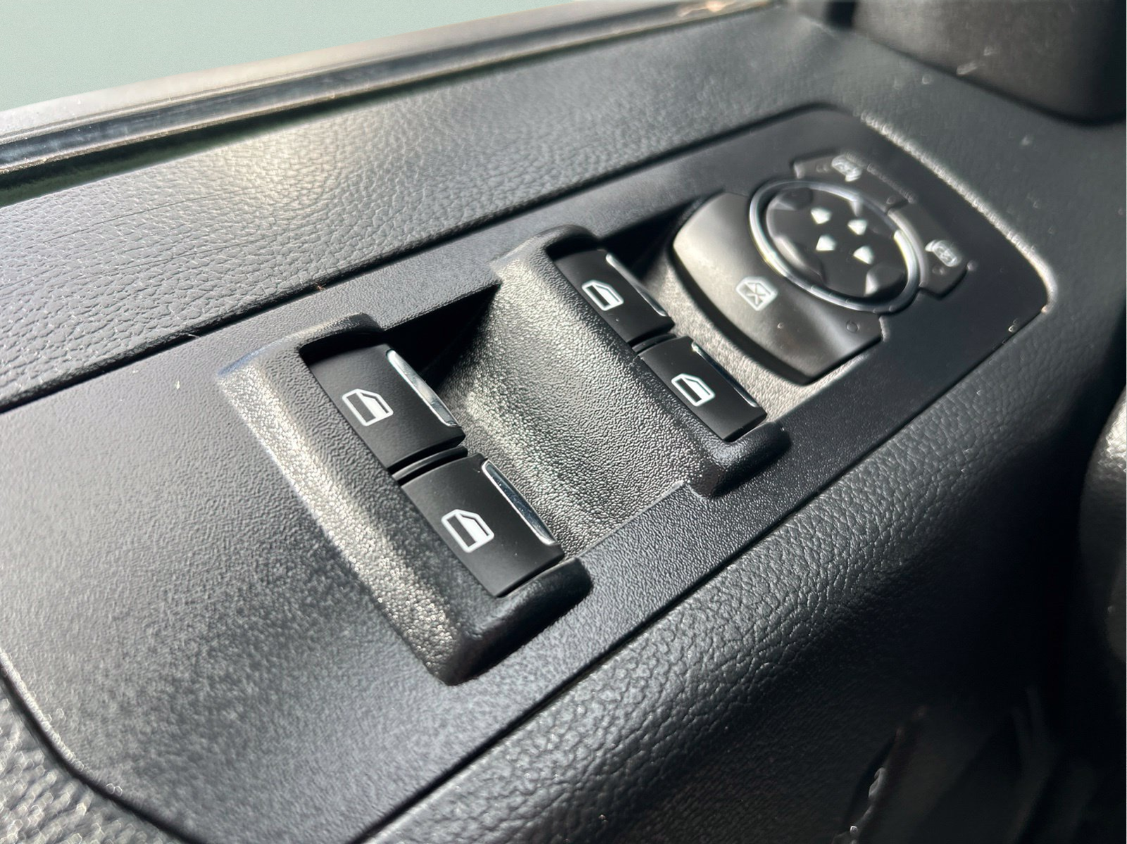 Used 2015 Red Ford XLT image 26