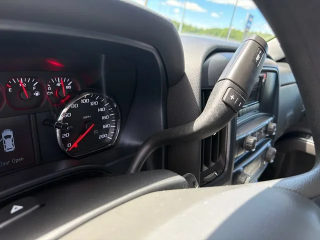 Used 2015 Silver GMC  image 27