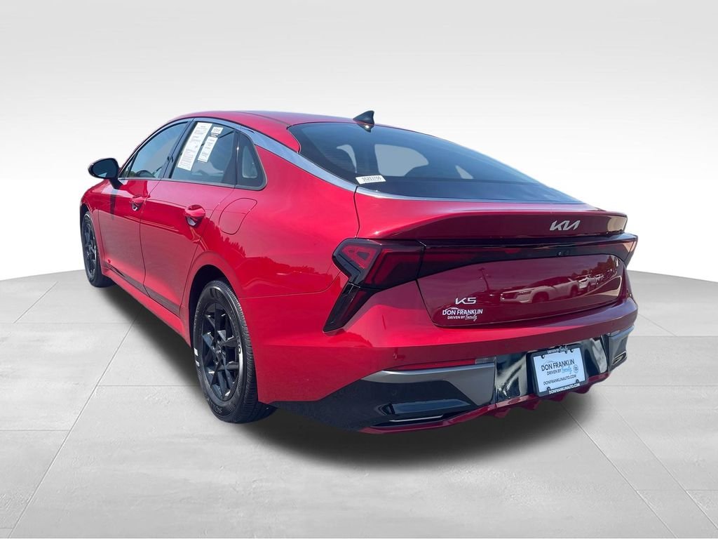 Used 2025 Red Kia LXS image 3