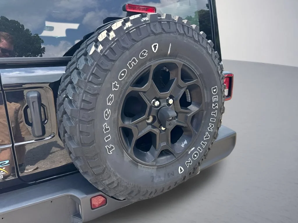 Used 2023 Black Jeep  image 33