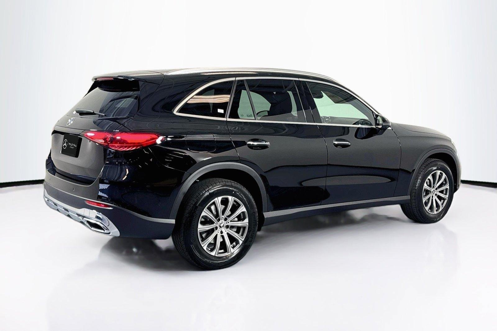New 2026 Black Mercedes-Benz GLC 300 image 5