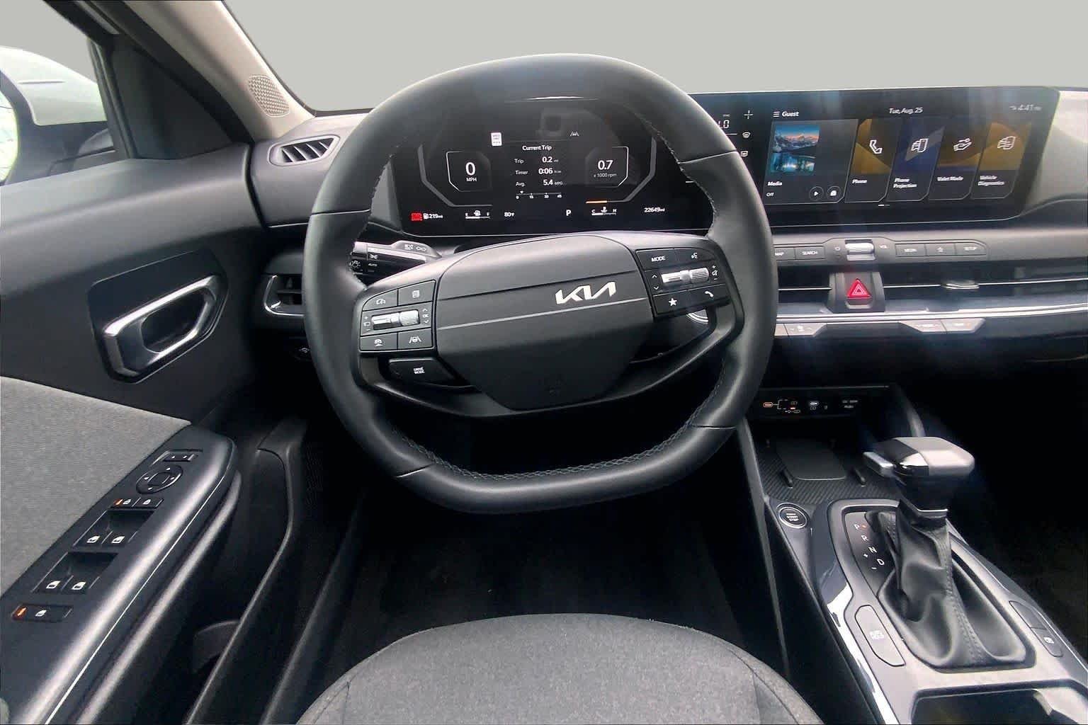 Used 2025 Snow White Pearl Kia EX image 6