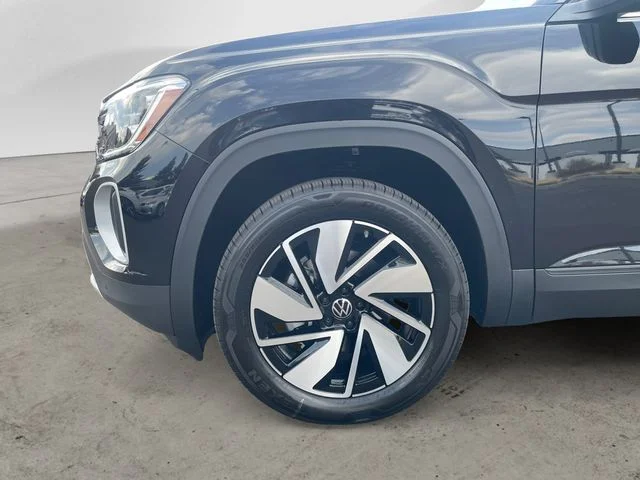 New 2026 Black Volkswagen 2.0T SE w/Technology image 14