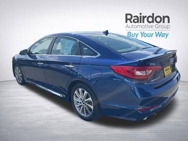 Used 2017 Lakeside Blue Hyundai Sport image 5