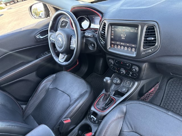Used 2018 Black Jeep Trailhawk image 27