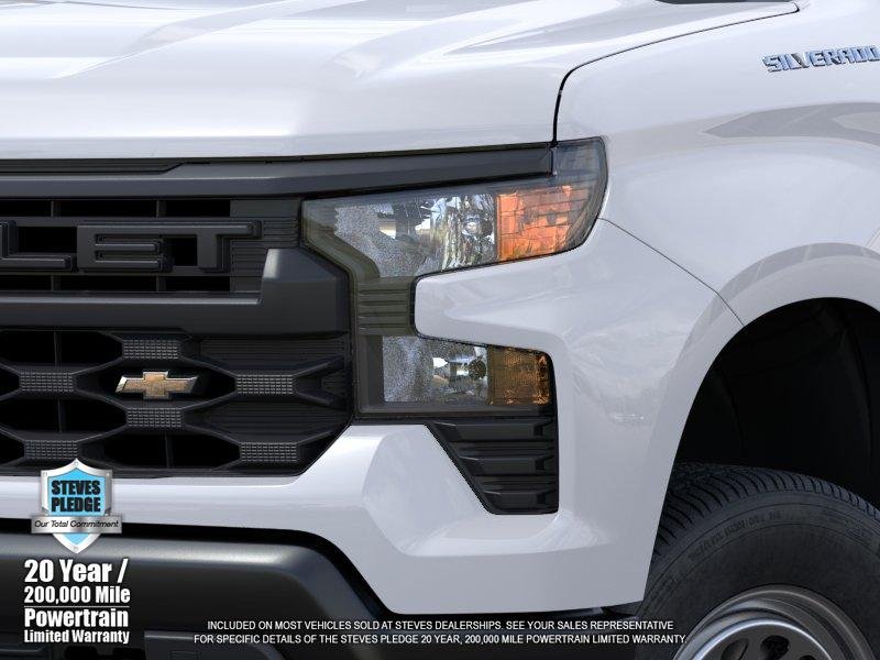 New 2026 Summit White Chevrolet WT image 10