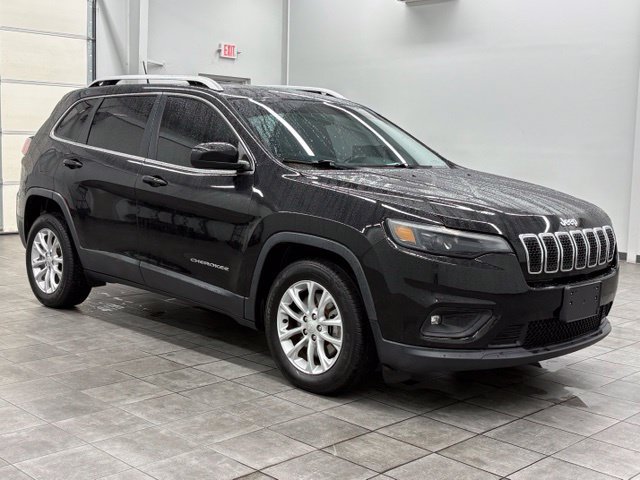 Used 2019 Black Jeep Latitude image 1