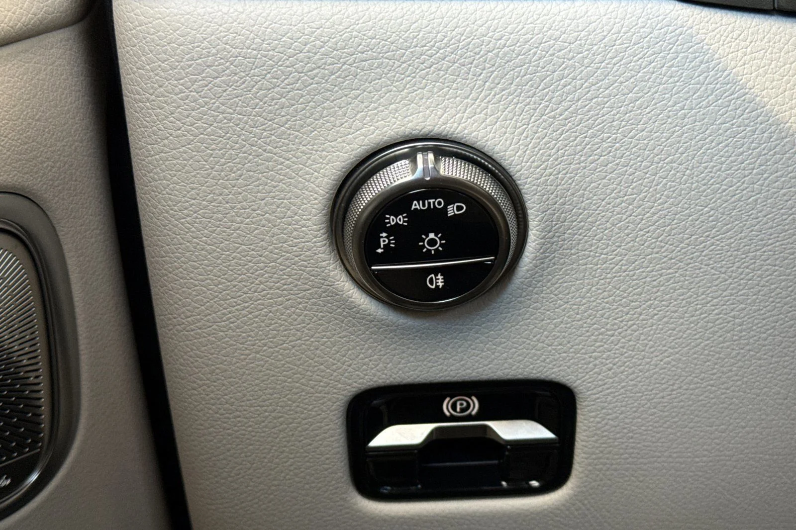 Certified Used 2026 White Mercedes-Benz GLC 300 image 35