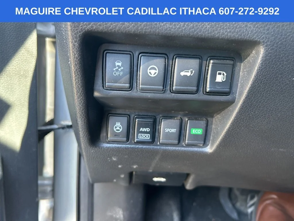 Used 2019 Silver Nissan SL image 15