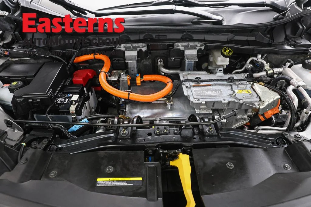 Used 2023 Silver Nissan ENGAGE image 7