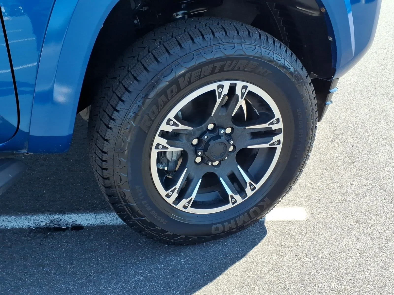 Used 2017 Blazing Blue Pearl Toyota SR5 image 12