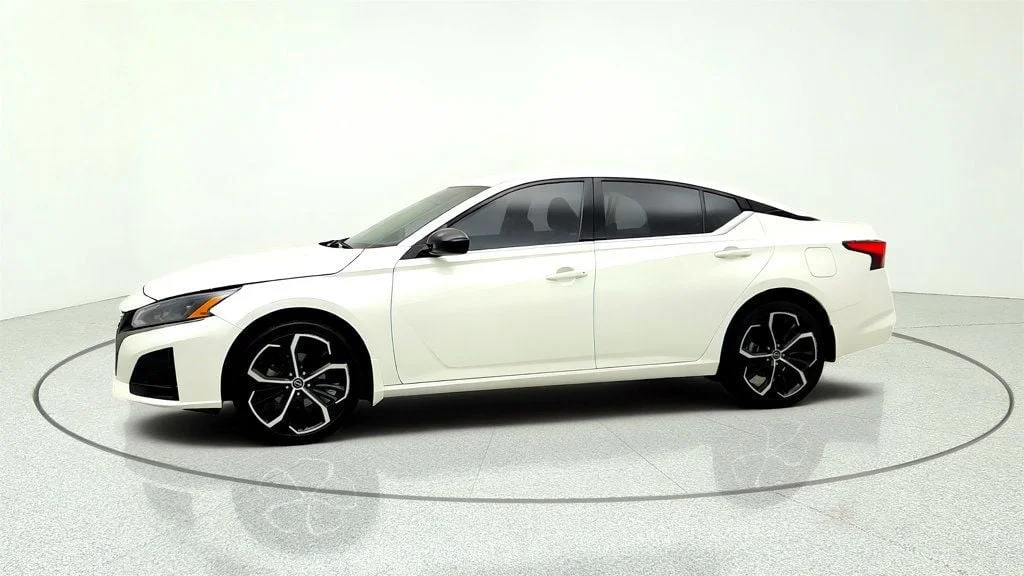 Used 2024 Pearl White Tricoat Nissan 2.5 SR AWD Sedan image 8
