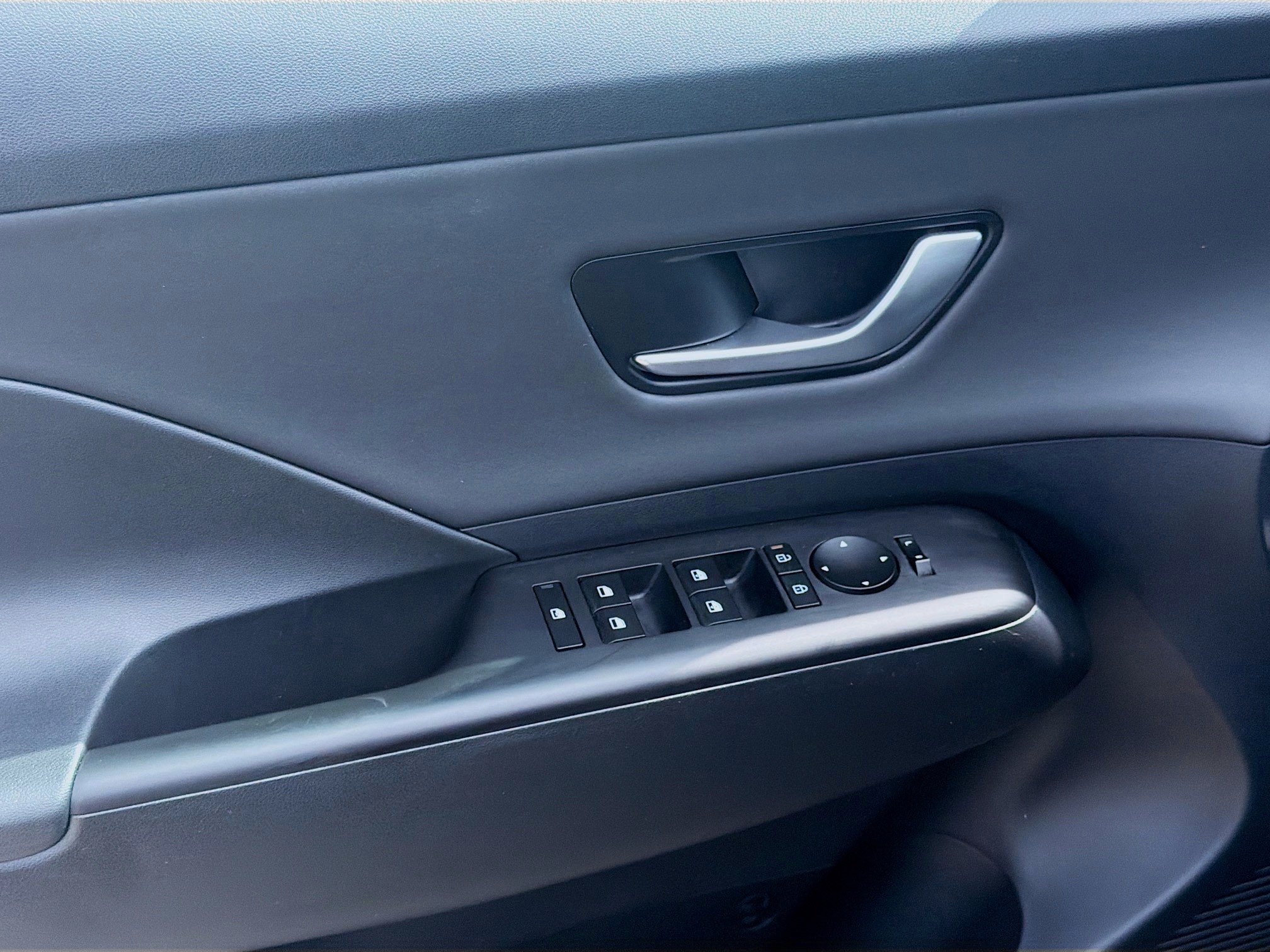 Used 2024 Ecotronic Gray Pearl Hyundai Limited image 15
