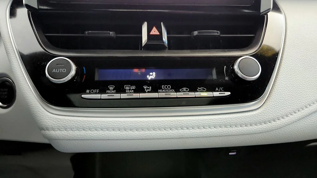 Used 2023  Toyota SE image 31