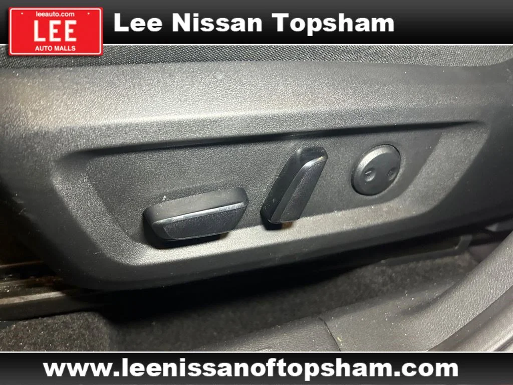 Used 2025 Scarlet Ember Tintcoat Nissan SV image 22