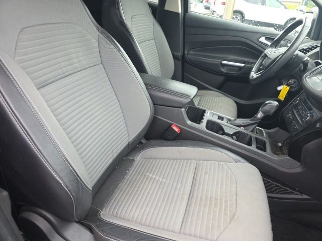 Used 2017 Magnetic Ford SE image 14