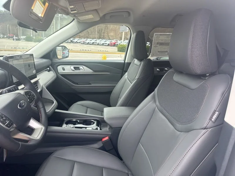 New 2026 Space White Metallic Ford Active image 26