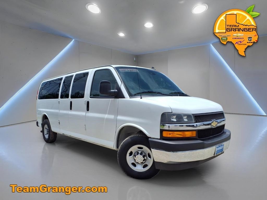 Used 2019 SUMMIT WHITE Chevrolet LT image 1