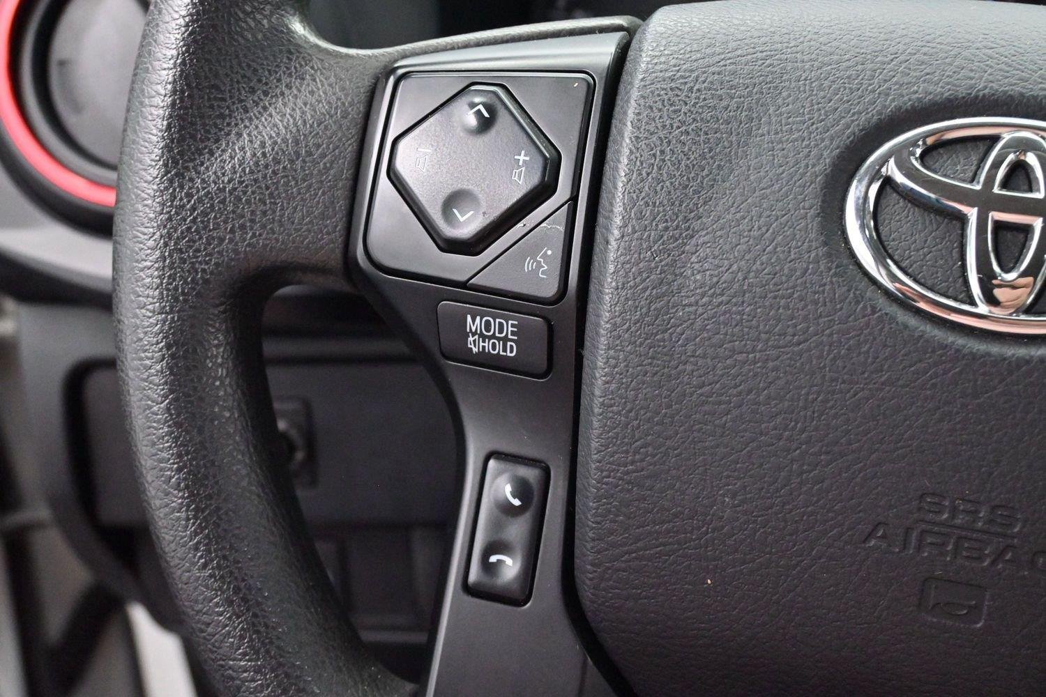 Used 2022 White Toyota SR V6 image 17