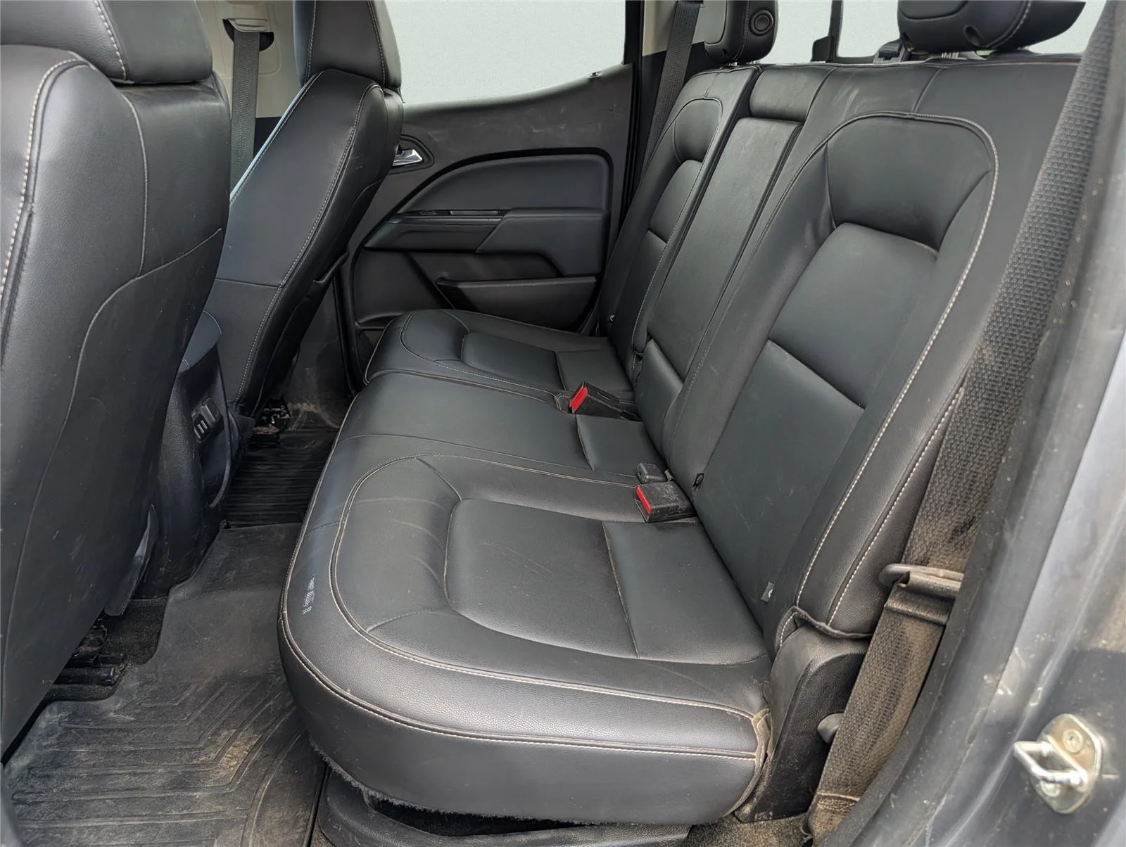 Used 2018 SATIN STEEL METALLIC Chevrolet 4WD Z71 image 32