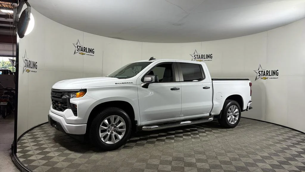 Used 2024 Summit White Chevrolet Custom image 3