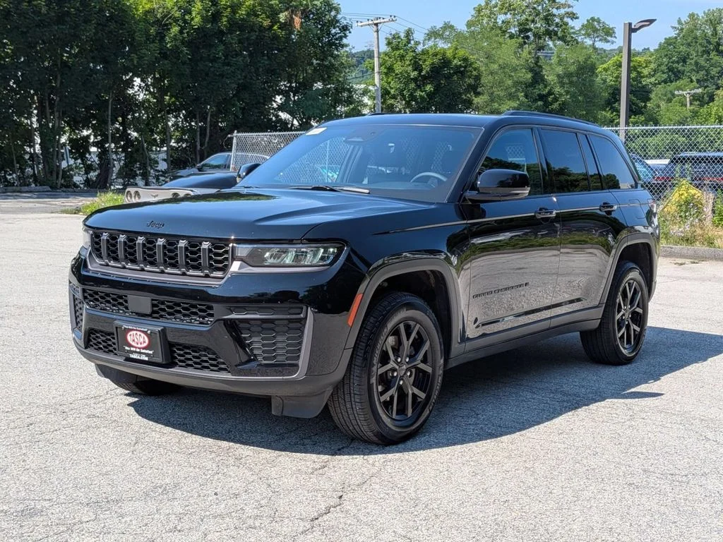 Used 2026 Black Jeep Altitude image 10