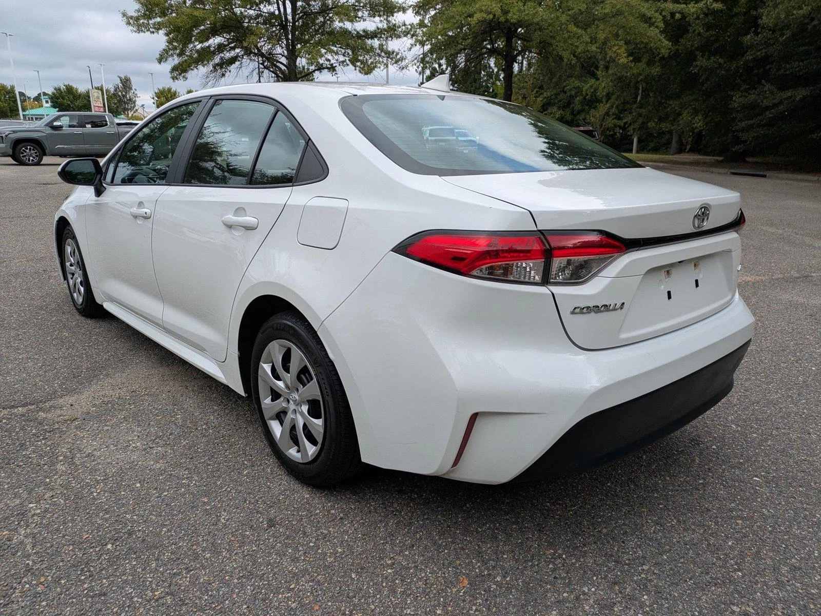 Used 2024  Toyota LE image 6