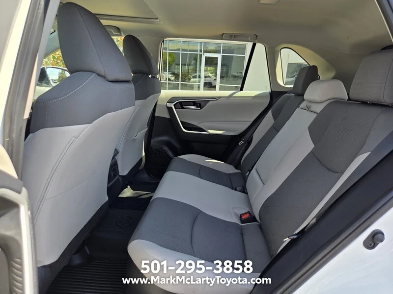 Used 2025 WHITE TOYOTA HYBRID XLE AWD image 10
