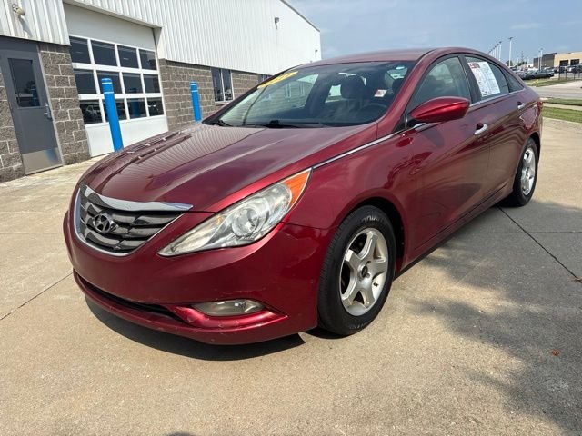 Used 2011 Red Hyundai SE image 3