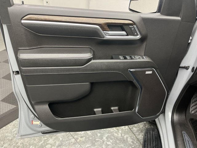 Used 2024 Thunderstorm Grey GMC Elevation image 9