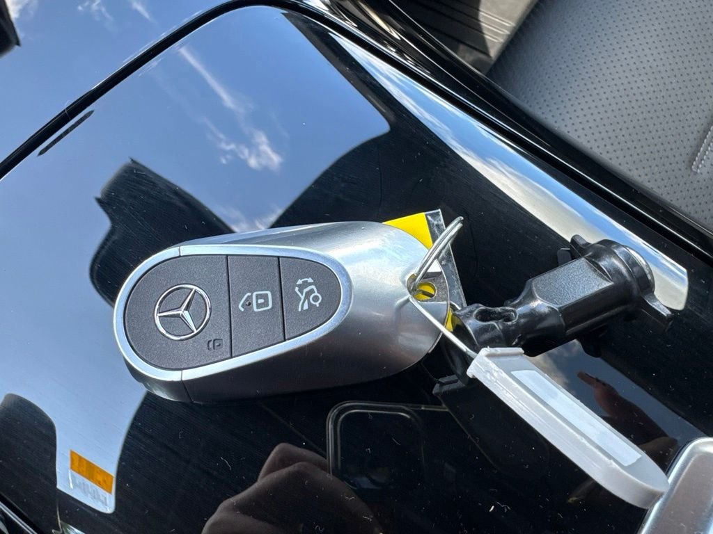 Used 2026 Black Mercedes-Benz GLC 300 image 23