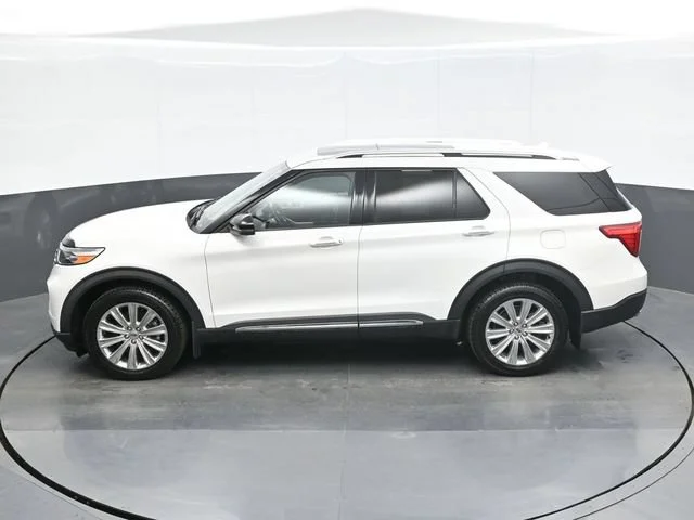 Used 2021 White Ford Limited image 12