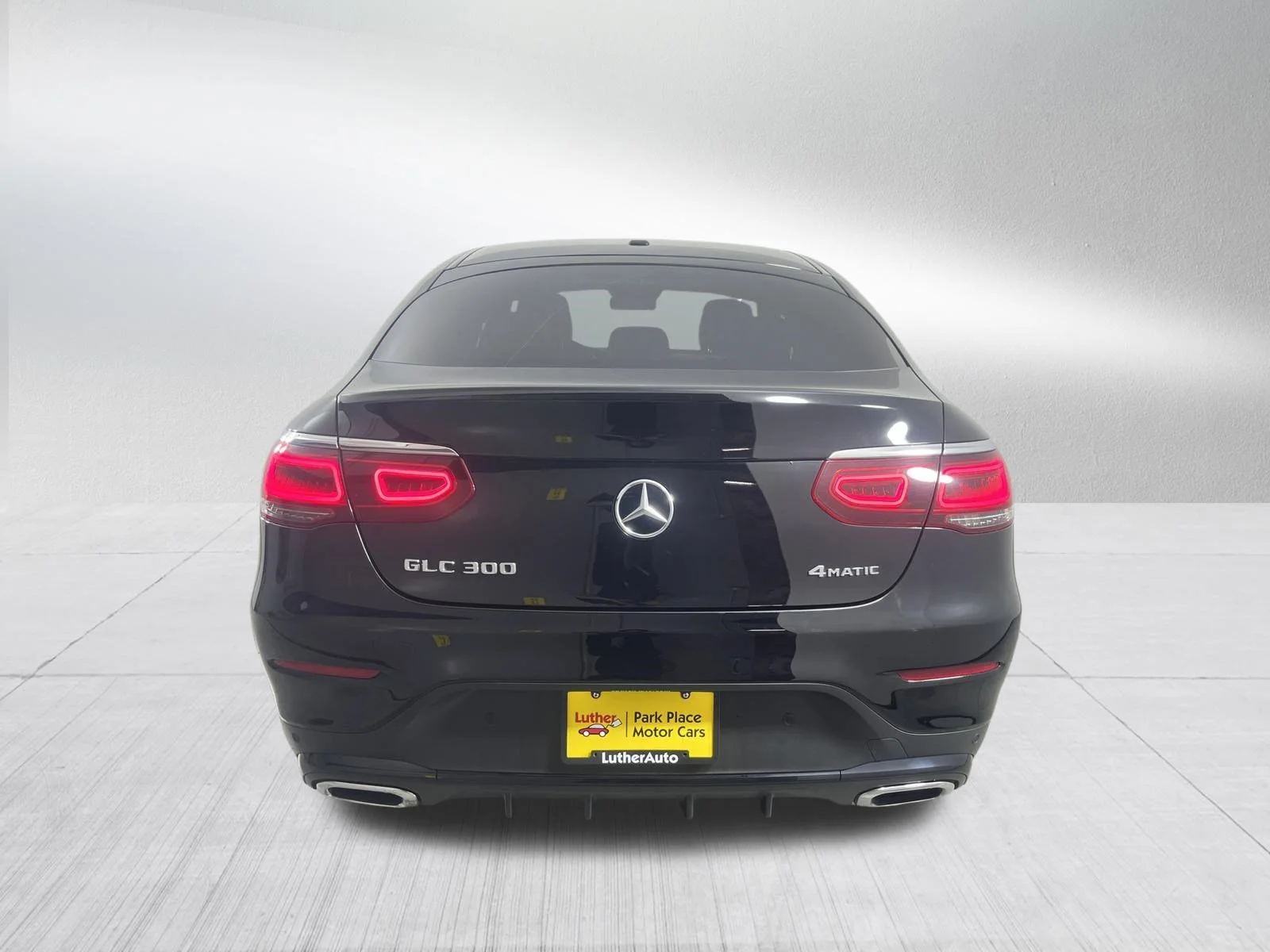 Used 2023 Obsidian Black Metallic Mercedes-Benz GLC 300 image 6