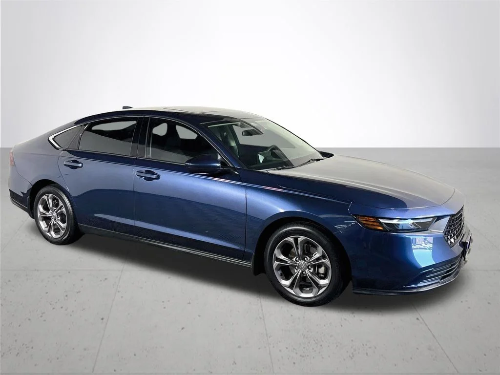 Used 2024 Canyon River Blue Metallic Honda EX image 4