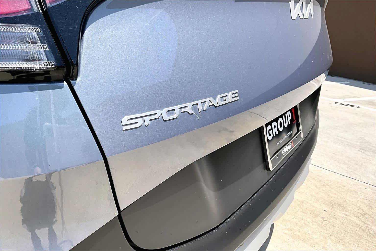 Used 2025 Everlasting Silver Kia EX image 31