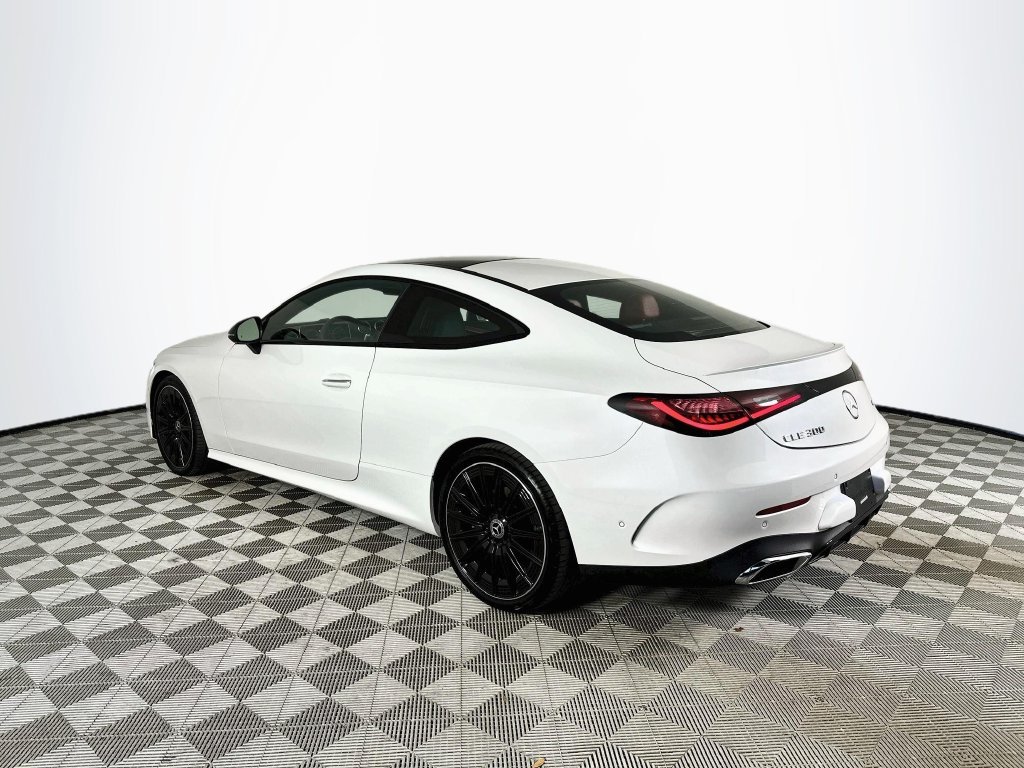 New 2026 MANUFAKTUR Moonlight White Metallic Mercedes-Benz CLE 300 image 5